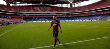 Imaginea care face inconjurul lumii! Leo NU STIA ca il vede cineva! Cum a fost surprins Messi in vestiarul Barcelonei la pauza dezastrului istoric in fata lui Bayern