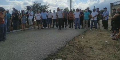 LIVE. Agricultorii nu se dau batuti si continua sa isi strige durerea. Acestia s-au adunat din nou pentru a protesta: "Noi nu am iesit sa va aratam tractoarele" LIVE. Agricultorii nu se dau batuti si continua sa isi strige durerea. Acestia s-au adunat din nou pentru a protesta: "Noi nu am iesit sa va aratam tractoarele"