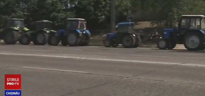 Agricultorii raman pe pozitii. Acestia protesteaza in continuare: un grup de fermieri a mers sa discute cu ministrul Finantelor