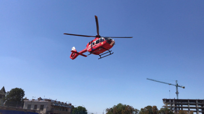 Un barbat - transportat de urgenta de la Ocnita la Chisinau cu un echipaj SMURD - VIDEO Un barbat - transportat de urgenta de la Ocnita la Chisinau cu un echipaj SMURD - VIDEO