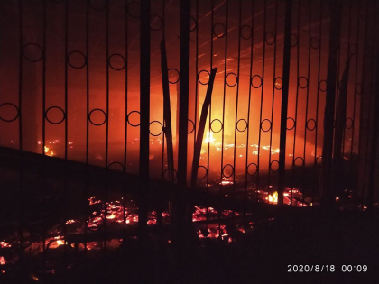 Incendiu la Stauceni. Cladirea unei foste vinarii, cuprinsa de flacari. Cinci echipaje au intervenit pentru a stinge flacarile - FOTO