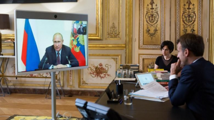 Putin l-a sunat pe Macron sa ii spuna sa nu se amestece in situatia din Belarus