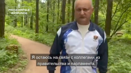 Igor Dodon vine cu dovezi ca este in Rusia. Presedintele a postat un filmulet in care se plimba prin padure, spunand ca este la sanatoriu: “Stiu ca ma cautau multi pe la munte, pe la mare, dar eu sunt aici...” - VIDEO