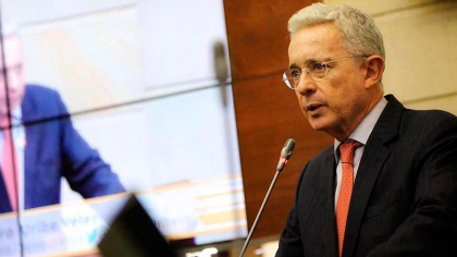 Columbia: Fostul presedinte Alvaro Uribe renunta la mandatul sau de senator Columbia: Fostul presedinte Alvaro Uribe renunta la mandatul sau de senator