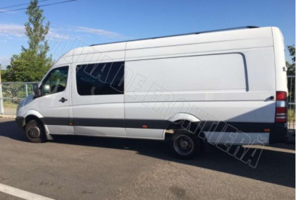 Ce au gasit vamesii intr-un microbuz de pe ruta Italia - Moldova. Un alt sofer a ramas fara vehicul Ce au gasit vamesii intr-un microbuz de pe ruta Italia - Moldova. Un alt sofer a ramas fara vehicul