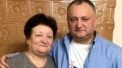 "Dodon si-a bagat in scheme toata familia". Un deputat PAS cere Procuraturii sa verifice averea declarata de mama lui Igor Dodon, care este consilier la Sadova / DOC