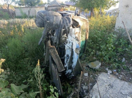Accident grav la Nisporeni. Un sofer beat a intrat cu BMW-ul intr-o placa de beton si s-a rasturnat intr-un sant. Trei persoane - transportate la spital - GALERIE FOTO Accident grav la Nisporeni. Un sofer beat a intrat cu BMW-ul intr-o placa de beton si s-a rasturnat intr-un sant. Trei persoane - transportate la spital - GALERIE FOTO