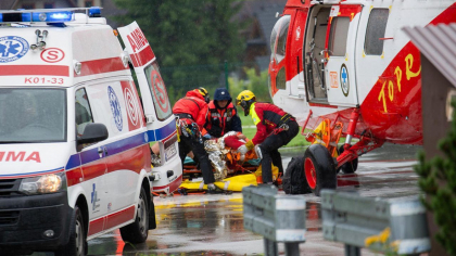 Accident tragic pe o autostrada din Polonia. Noua persoane si-au pierdut viata dupa ce un microbuz s-a ciocnit cu un autobuz 