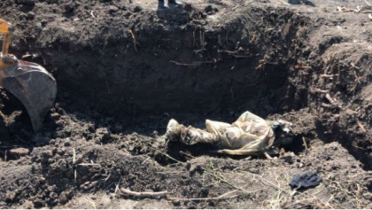 Omor cu sange rece la Singerei. Disparuta acum 6 luni, o femeie a fost gasita ingropata intr-o padure: ar fi fost ucisa de sotul acesteia cu care avea cinci copii. Cum s-a intamplat totul - FOTO Omor cu sange rece la Singerei. Disparuta acum 6 luni, o femeie a fost gasita ingropata intr-o padure: ar fi fost ucisa de sotul acesteia cu care avea cinci copii. Cum s-a intamplat totul - FOTO