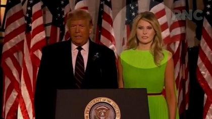 Rivalitati in familia prezidentiala: Grimasa Melaniei Trump cand a crezut ca Ivanka va ramane pe scena, langa ea si sotul ei Rivalitati in familia prezidentiala: Grimasa Melaniei Trump cand a crezut ca Ivanka va ramane pe scena, langa ea si sotul ei