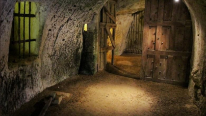 Impresionanta „lume secreta” construita sub un castel, in cel mai mare buncar pentru apocalipsa din Franta