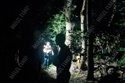Un minor de 14 ani - gasit fara suflare legat de un copac intr-o padure, la Causeni