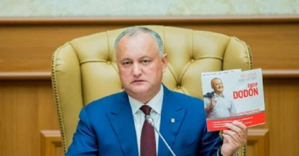 Presedintia reactioneaza: Brosura “luxoasa” a lui Dodon a costat de fapt 14900 lei