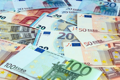 Curs valutar BNM pentru 5 septembrie. Cat costa astazi un euro si un dolar - FOTO