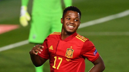 Pustiul minune de la Barcelona, Ansu Fati, doboara record dupa record nu doar in tricoul echipei sale, dar si in lotul nationalei Spaniei 