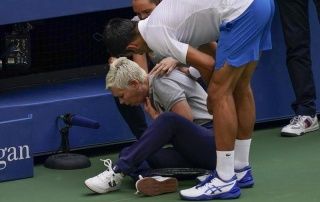 Soc la US Open: Novac Djokovic, descalificat dupa ce a lovit cu mingea o atbitra de linie - VIDEO Soc la US Open: Novac Djokovic, descalificat dupa ce a lovit cu mingea o atbitra de linie - VIDEO