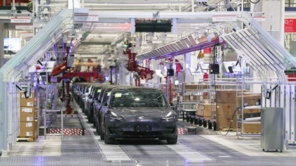 Studiu: Criza provocata de pandemie costa producatorii auto miliarde de dolari. Tesla este cel mai profitabil