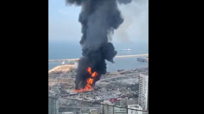 Incendiu puternic in portul din Beirut, la o luna de la explozia care a devastat capitala Libanului Incendiu puternic in portul din Beirut, la o luna de la explozia care a devastat capitala Libanului