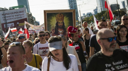 Proteste „anti-corona” in Germania si Polonia. Mesajul transmis manifestantilor de Angela Merkel Proteste „anti-corona” in Germania si Polonia. Mesajul transmis manifestantilor de Angela Merkel
