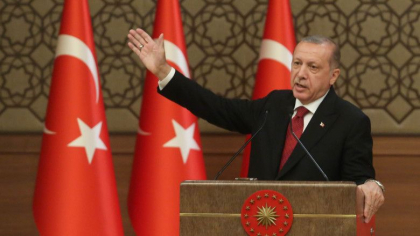 Tensiunile intre Franta si Turcia cresc. Recep Erdogan l-a avertizat pe Emmanuel Macron sa nu caute cearta cu poporul turc Tensiunile intre Franta si Turcia cresc. Recep Erdogan l-a avertizat pe Emmanuel Macron sa nu caute cearta cu poporul turc