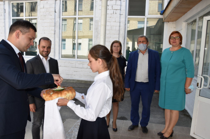 "In topul rusinii. Meleagul nostru mai jos decat atat nu a fost adus de nimeni in toata istoria sa." Ala Nemerenco, despre inaugurarea unui veceu dintr-o scoala din raionul Rascani