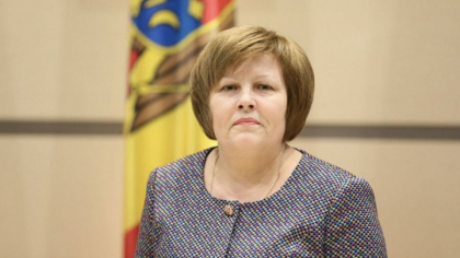 “Veacul de apoi! Sa bagi in veceu copii, pentru ca tu, ditamai presedinte de raion, primar si netot deputat, sa faci o fotografie pentru "istorie" cum tai panglica socialista.” Maria Ciobanu, despre inaugurarea veceului din Rascani