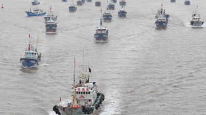Jaful lasat in urma de uriasa flota chineza de pescuit care s-a napustit asupra Insulelor Galapagos Jaful lasat in urma de uriasa flota chineza de pescuit care s-a napustit asupra Insulelor Galapagos