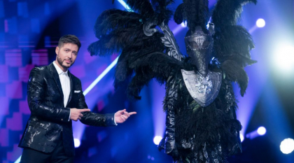 Masked Singer Romania: Corbul a reusit sa ii intrige pe detectivi cu reprezentatia sa Masked Singer Romania: Corbul a reusit sa ii intrige pe detectivi cu reprezentatia sa