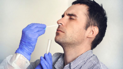 Medicii canadieni verifica o noua metoda de testare a COVID-19