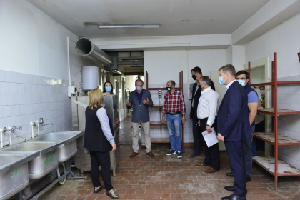 Ion Ceban cere ancheta de serviciu privind intarzierea lucrarilor de renovare a liceului Petru Zadnipru Ion Ceban cere ancheta de serviciu privind intarzierea lucrarilor de renovare a liceului Petru Zadnipru