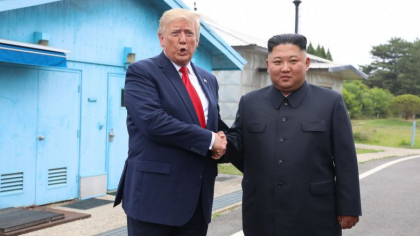 Donald Trump si Kim Jong Un, la un pas sa declanseze un razboi atomic in 2017. SUA urmau sa foloseasca 80 de arme nucleare