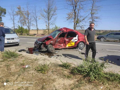 Taximetristul a murit, iar doi pasageri au ajuns la spital. Detalii despre groaznicul accident din capitala Taximetristul a murit, iar doi pasageri au ajuns la spital. Detalii despre groaznicul accident din capitala