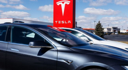 Elon Musk a anunțat lansarea celui mai ieftin model Tesla Elon Musk a anunțat lansarea celui mai ieftin model Tesla