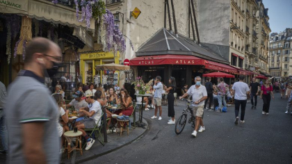 Coronavirus: Doua regiuni din Franta inchid barurile si restaurantele. Parisul si 10 metropole franceze, in stare de alerta sporita Coronavirus: Doua regiuni din Franta inchid barurile si restaurantele. Parisul si 10 metropole franceze, in stare de alerta sporita