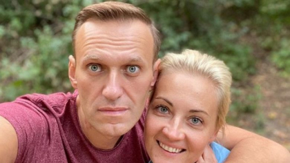 Navalnii posteaza pe Instagram mesaje de multumire. Opozantul lui Putin pozeaza alaturi de sotie Navalnii posteaza pe Instagram mesaje de multumire. Opozantul lui Putin pozeaza alaturi de sotie