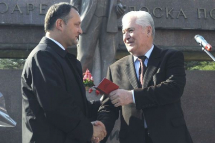 Cum comenteaza Vladimir Voronin imaginile din trecut, cand Igor Dodon a devenit membru PCRM - VIDEO Cum comenteaza Vladimir Voronin imaginile din trecut, cand Igor Dodon a devenit membru PCRM - VIDEO