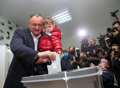 Igor Dodon: "De astazi, sunt oficial candidat pentru alegerile prezidentiale" Igor Dodon: "De astazi, sunt oficial candidat pentru alegerile prezidentiale"