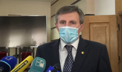 Candidatul Miscarii Politice UNIREA, Dorin Chirtoaca, a depus semnaturile necesare pentru inregistrarea oficiala la alegerile prezidentiale - VIDEO