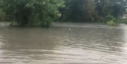 Arata ca un lac adevarat. Iata cum a fost surprinsa o strada din capitala, in urma ploii - VIDEO Arata ca un lac adevarat. Iata cum a fost surprinsa o strada din capitala, in urma ploii - VIDEO