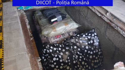 12 romani care au dat o spargere ca in „Misiune imposibila” pentru a fura carti rare au fost condamnati la Londra 12 romani care au dat o spargere ca in „Misiune imposibila” pentru a fura carti rare au fost condamnati la Londra