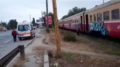 Caz tragic. Un barbat a fost lovit mortal de trenul Chisinau-Ungheni - VIDEO Caz tragic. Un barbat a fost lovit mortal de trenul Chisinau-Ungheni - VIDEO
