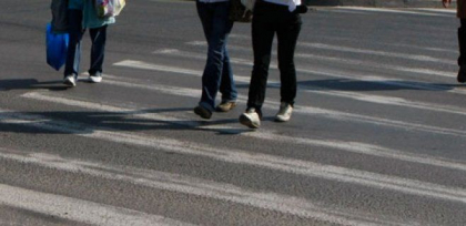 Doi minori de 11 si 12 ani, loviti de o masina pe o trecere de pietoni din capitala Doi minori de 11 si 12 ani, loviti de o masina pe o trecere de pietoni din capitala