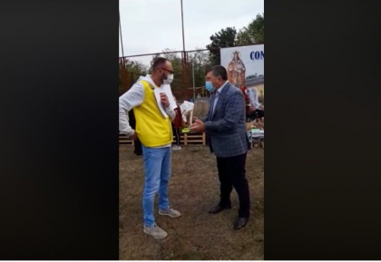 Activistii PAS, care au venit sa discute cu oamenii din Stefan Voda, ar fi fost alungati din oras de presedintele raionului - VIDEO