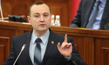 Seful staff-ului electoral al lui Igor Dodon ar fi infectat cu Covid-19 si s-ar afla la spital Seful staff-ului electoral al lui Igor Dodon ar fi infectat cu Covid-19 si s-ar afla la spital