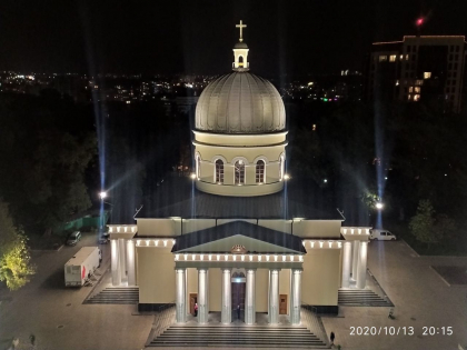 Catedrala Mitropolitana „Nasterea Domnului” si Clopotnita decorata cu 278 de corpuri de iluminat. Ce spune primarul capitalei -GALERIE FOTO Catedrala Mitropolitana „Nasterea Domnului” si Clopotnita decorata cu 278 de corpuri de iluminat. Ce spune primarul capitalei -GALERIE FOTO