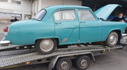 Un moldovean a vrut sa transporte in Polonia o masina retro, insa, nu i-a reusit. Ce s-a aflat la vama - FOTO Un moldovean a vrut sa transporte in Polonia o masina retro, insa, nu i-a reusit. Ce s-a aflat la vama - FOTO
