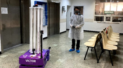 Victor, robotul capabil sa distruga coronavirusul, realizat de o companie romaneasca Victor, robotul capabil sa distruga coronavirusul, realizat de o companie romaneasca