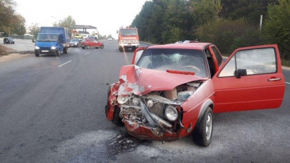Accident la Straseni. Doi soferi au ajuns la spital, dupa ce automobilele pe care le conduceau s-au ciocnit puternic. Ce spune politia - FOTO Accident la Straseni. Doi soferi au ajuns la spital, dupa ce automobilele pe care le conduceau s-au ciocnit puternic. Ce spune politia - FOTO