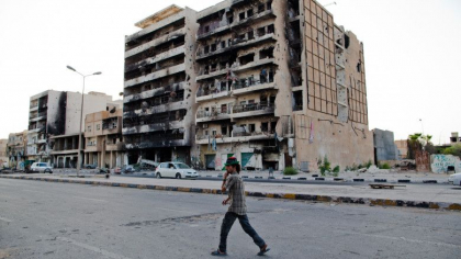 Acord de incetare a focului in razboiul civil din Libia. Premierul si maresalul fortelor din est au semnat documentul la Geneva