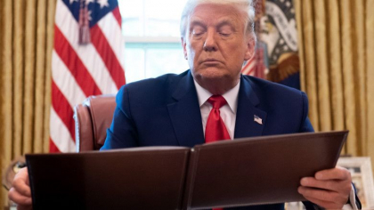 Donald Trump anunta decizia unei alte tari arabe de a isi normaliza relatiile cu Israelul - Sudanul se va alatura Acordurilor Abraham Donald Trump anunta decizia unei alte tari arabe de a isi normaliza relatiile cu Israelul - Sudanul se va alatura Acordurilor Abraham